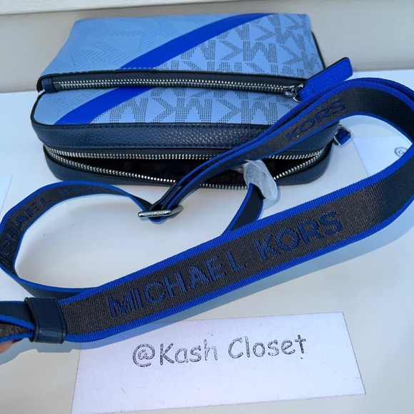 Michael Kors Crossbody Cooper Utility Bag MK Signature Stripe Chambray - Picture 10 of 12